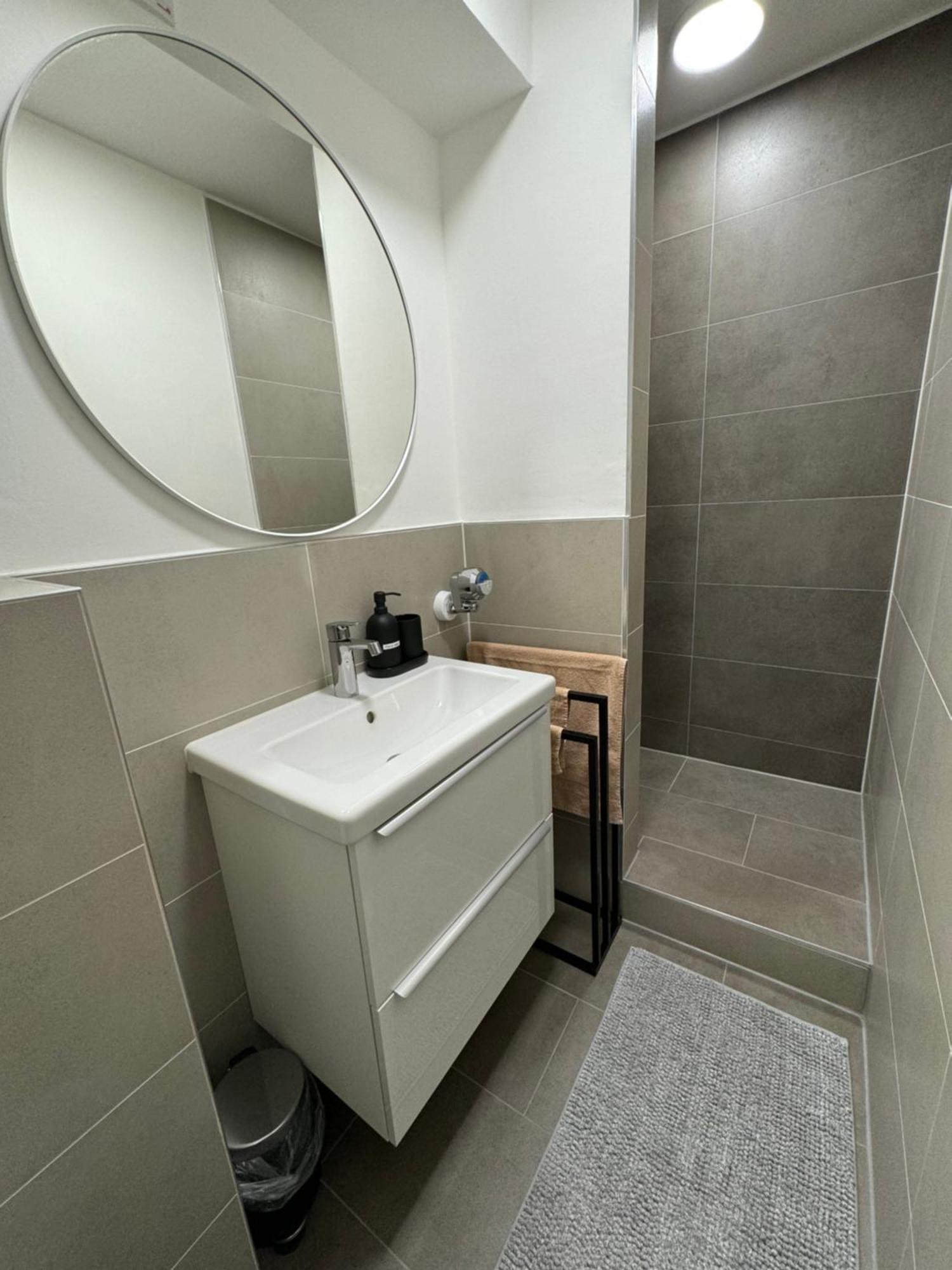 Zentrale Moderne City-wohnung - Netflix - Nespresso * Essen